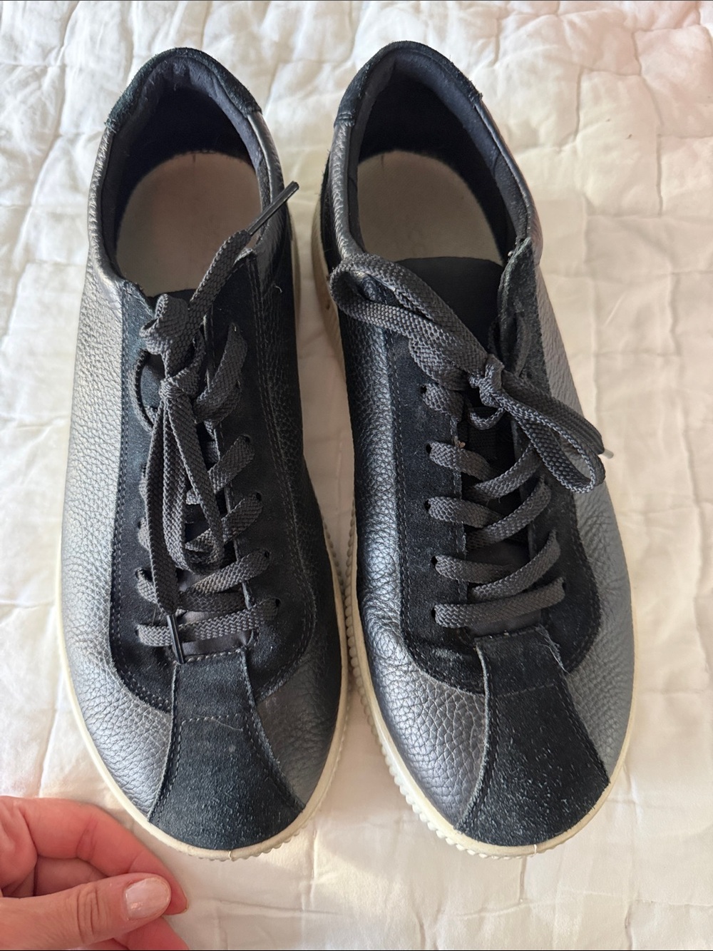 Ecco Men's Black Low-Top Leather Sneakers